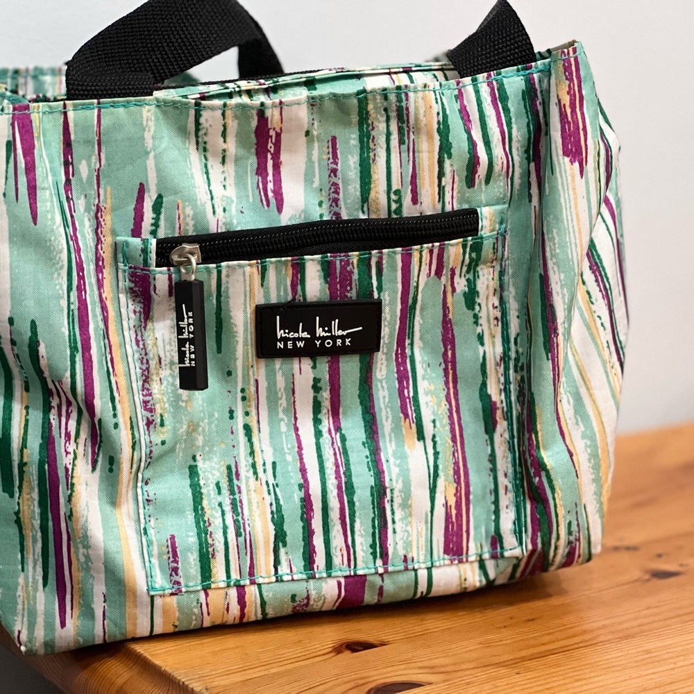 Bag, green, thermos bag, keeps the food fresh